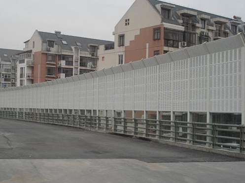 <a href=http://m.zrzx8.net/news_article?news_id=110>隔音屏障</a>